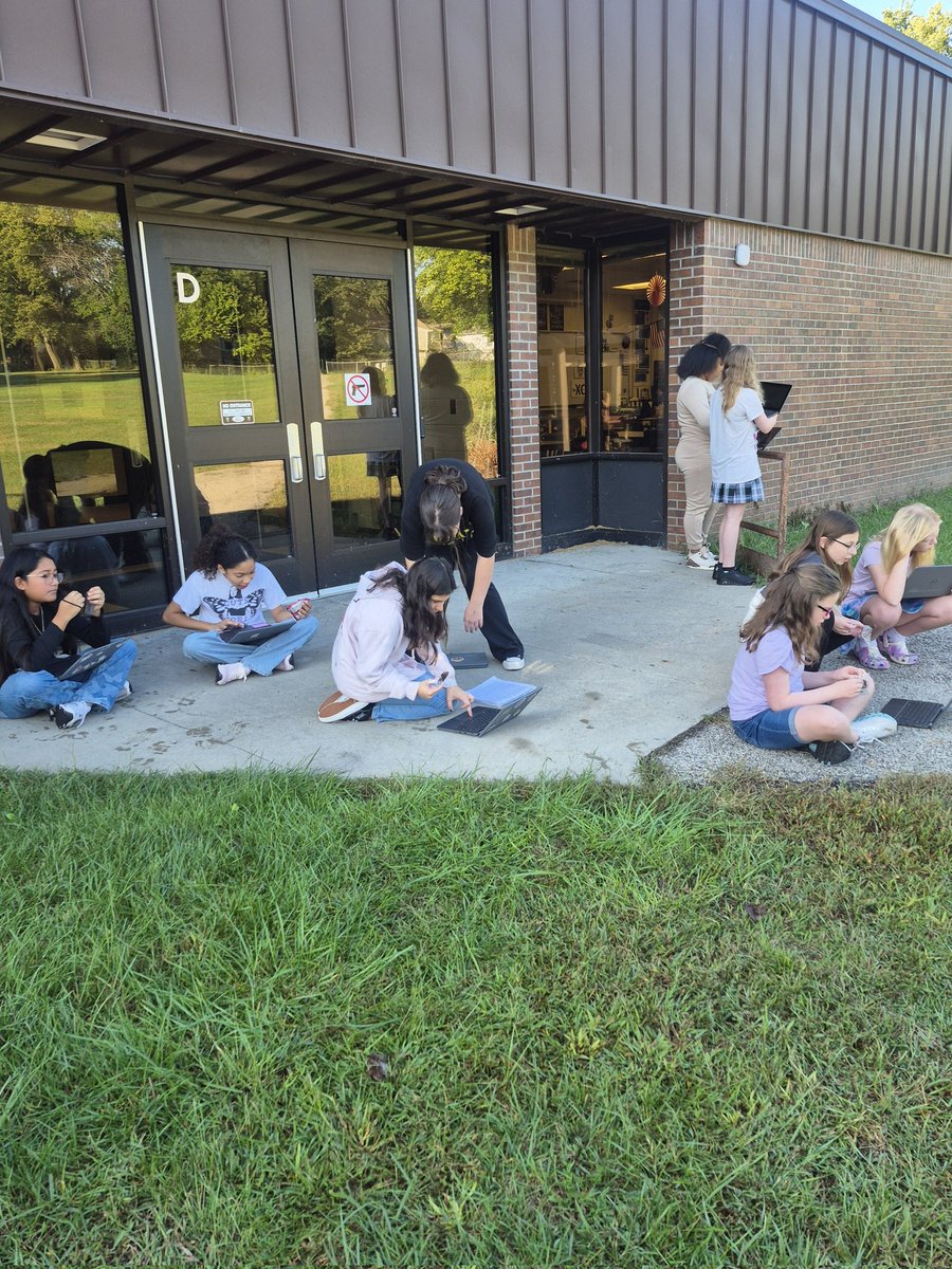 MrsKomp's tweet image. Reading our narratives outside with treats. Three of my favorite things! 😍These 6th graders worked so hard on their personal narratives, and we had a blast celebrating them today! 🎉
@TeachersCollege #UnitsofStudy #WritersWorkshop
