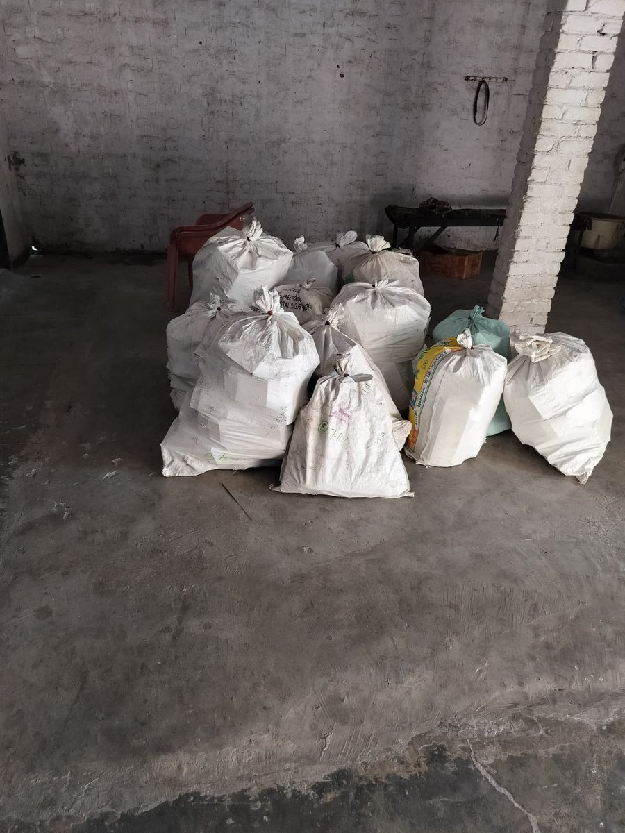 People’s Police - Faridabad Police (@fbdpolice) on Twitter photo अवैध रूप से पटाखे रखने के आरोप में एक आरोपी को गिरफ्तार किया गया। सेक्टर 65 क्राइम ब्रांच ने लगभग 210 किलोग्राम पटाखे किए ज़ब्त।<a href="/fbdcitizens/">Citizens of Faridabad</a> <a href="/police_haryana/">Haryana Police</a> अवैध रूप से पटाखे रखने के आरोप में एक आरोपी को गिरफ्तार किया गया। सेक्टर 65 क्राइम ब्रांच ने लगभग 210 किलोग्राम पटाखे किए ज़ब्त।<a href="/fbdcitizens/">Citizens of Faridabad</a> <a href="/police_haryana/">Haryana Police</a>