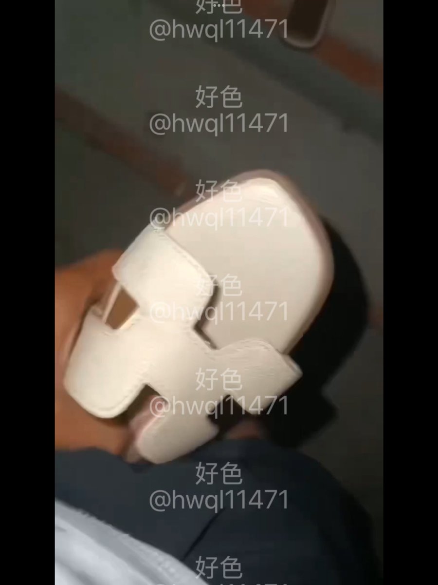 hwql11471's tweet photo. 那还有心情打麻将，只想快点搞到她的骚鞋   #扫楼打胶   #扫楼高跟 https://t.co/YwXywYMUZV