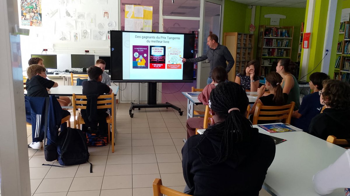 Première séance du club "prix Tangente des collèges".
Présentation de Tangente, des 🏆 Tangente et des 5 livres en compétition. Nos 15 membres sont très cultivés et ils sont repartis avec un livre chacun à lire.📚

#prixtangentedescollèges <a href="/ClubTangente/">Club Tangente</a> <a href="/litteramath/">Litteramath</a>