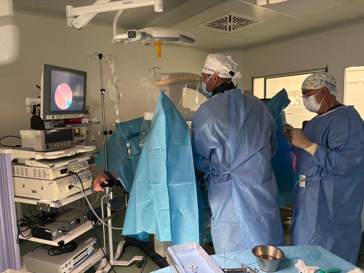 85Marioaa's tweet photo. Nueva jornada de #Endourología en #HMSanFrancisco! @m_garciasanz @gutierrez_uro #RodriguezLamelas @HMHOSPITALES https://t.co/qxXJ5SGeom