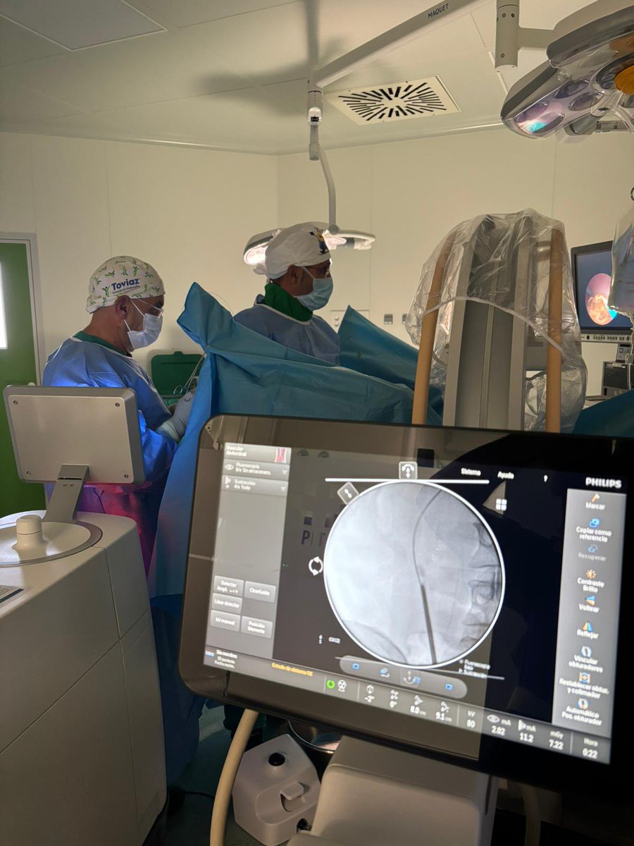 85Marioaa's tweet photo. Nueva jornada de #Endourología en #HMSanFrancisco! @m_garciasanz @gutierrez_uro #RodriguezLamelas @HMHOSPITALES https://t.co/qxXJ5SGeom