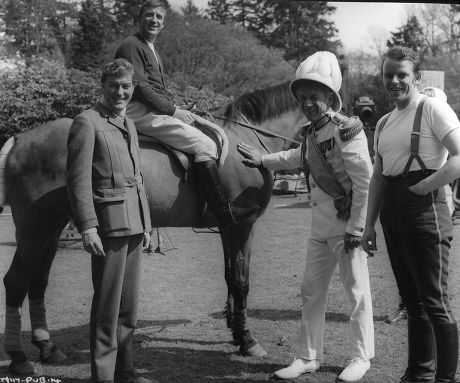 carryontitterin's tweet image. Did you know that Dick Van Dyke visited the set of Carry On Up The Khyber in 1968 whilst filming Chitty Chitty Bang Bang at Pinewood Studios.

Perhaps visiting the Carry On Dick set 6 years later would have been more fitting. Dick turns 100 this December! 🥳