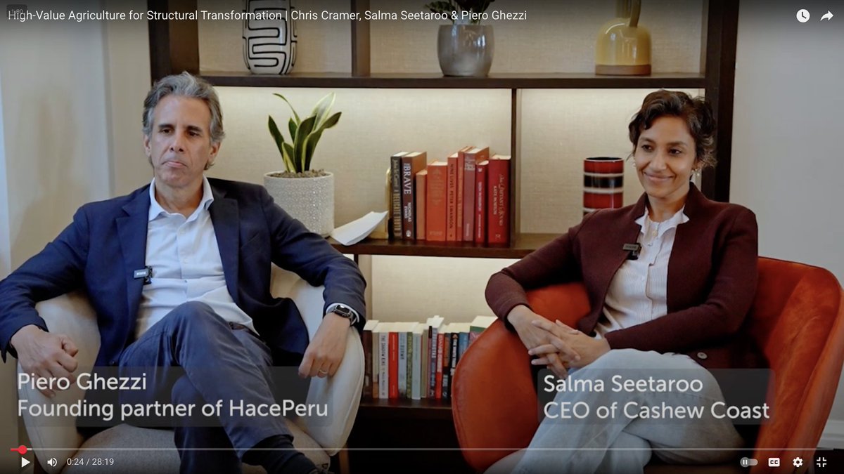 SOAS_DLD's tweet image. 🎥 New on the @SOAS #DLD YouTube Channel!
♻️ High-Value Agriculture for Structural Transformation
🎤 Prof. @CramerChristoph with Salma Seetaroo (Cashew Coast) and Piero Ghezzi (HacePeru) discussing structural economic transformation ♻️
👉 full video 🔗 youtube.com/watch?v=9QDkfV…