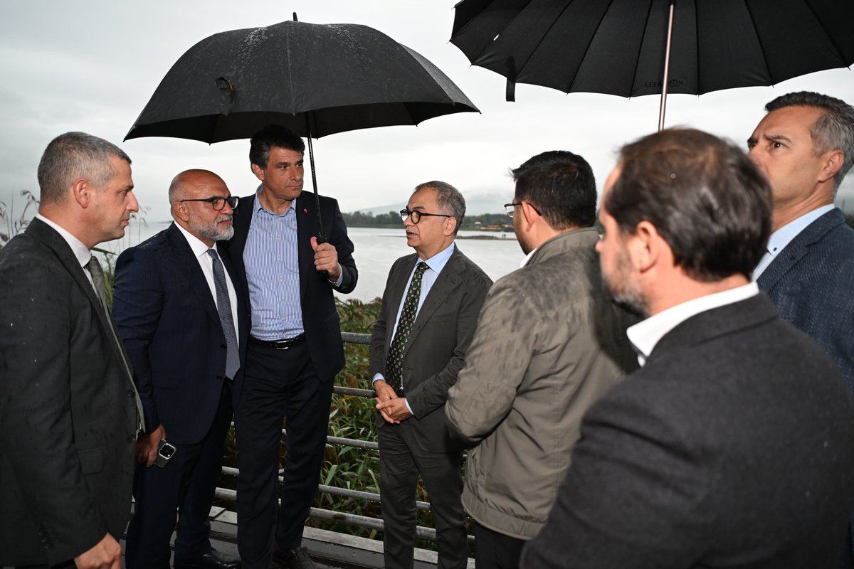 Kartepe’mizin vizyonunu güçlendirecek ve vatandaşlarımızın yaşam kalitesini yükseltecek projelerin her aşamasını titizlikle takip ediyor, çalışmaları yerinde değerlendiriyoruz.

Kocaeli Büyükşehir Belediyesi Genel Sekreteri Dr. Hayri Baraçlı, Genel Sekreter Yardımcıları ve teknik