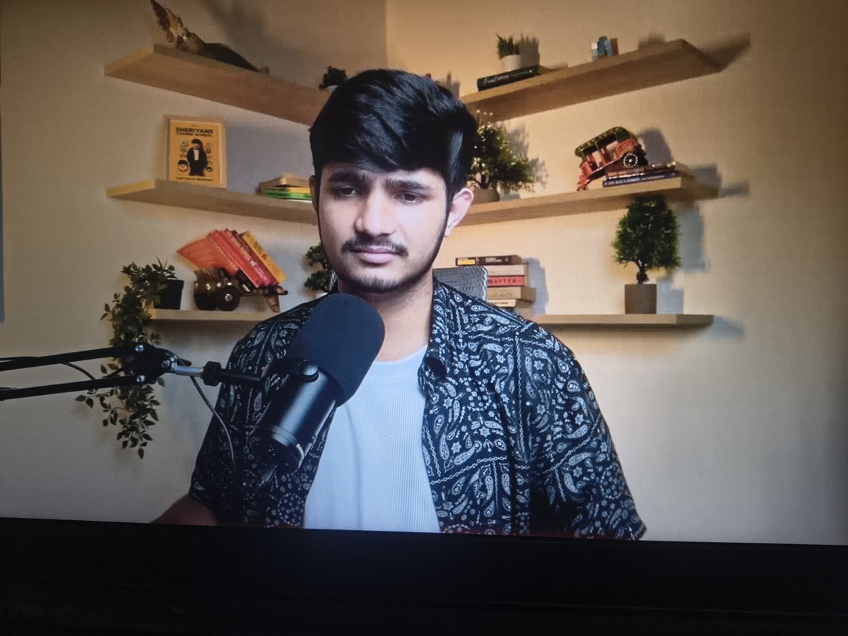 palrajan842's tweet image. 🎨 Today Day 11 with @sheryians_ I explored CSS fundamentals — gradients (linear, radial, conic), background images (contain &amp;amp; cover), % units, margin, padding, border &amp;amp; border-radius.

Each property adds a new tool to my developer toolbox 🧰

#CSS #WebDev #SheriyansCodingSchool