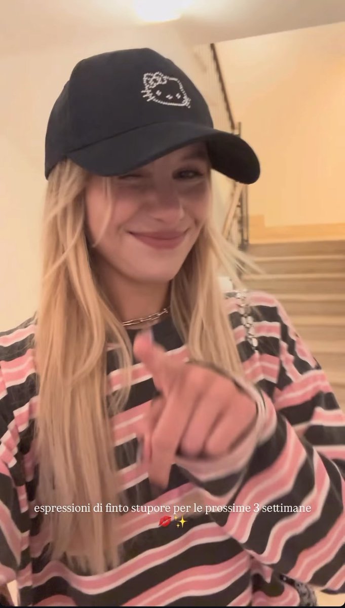 Sandy___8's tweet image. Le prossime storie di Micol saranno più gesticolate del solito per esibire la nuova manicure 💅
#incorvassi