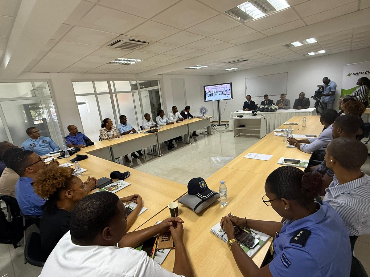 🇨🇻 Today we held a full day of meetings in Cabo Verde focused on advancing anti-doping initiatives nationally &amp; regionally.
🤝 With Carlos do Canto Monteiro, Minister of Youth and Sports, we discussed our joint efforts to protect athletes.
📍 At ONAD-CV HQ we discussed ways to