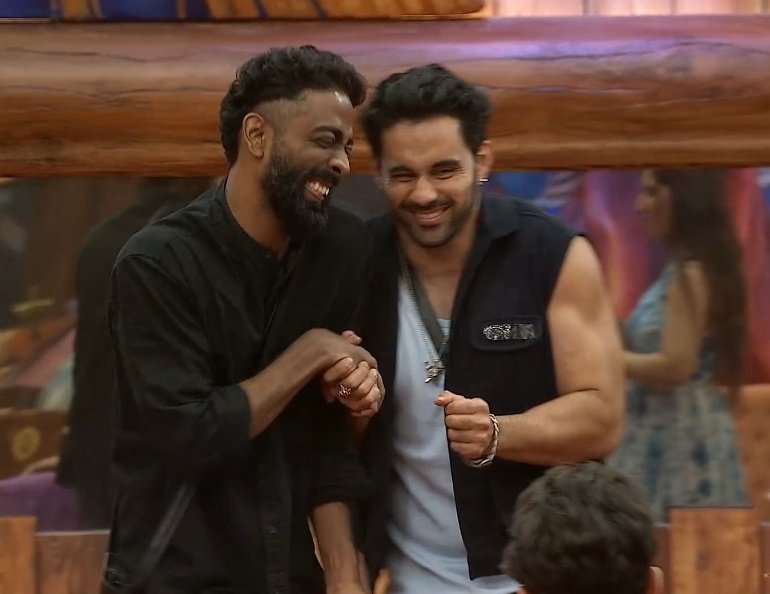 When the bullies got a taste of their own medicine 👊
Pranit + Abhishek = Deadly combo 🔥

They bullied bully gang.......🔥
#PranitMore #AbhishekBajaj