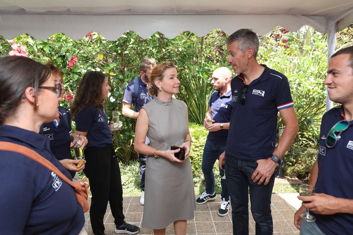ambafrancerwa's tweet image. 🇫🇷🇷🇼Un moment pour célébrer la réussite des championnats #UCIKigali2025 à l’ambassade de France en accueillant @FFCyclisme  et @Ferwacy , tous les acteurs du succès de ces championnats @CandyBaso  ainsi que la légende française du cyclisme Bernard Hinault ! 
#Kigali2025
