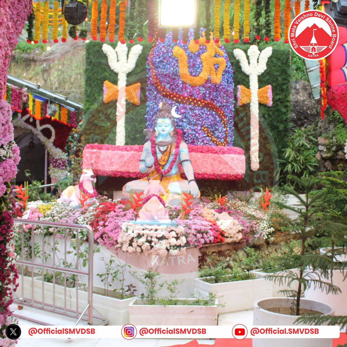OfficialSMVDSB's tweet photo. Jai Mata Di
The sacred Atka area &amp; outer cave of Shri Mata Vaishno Devi Bhawan, a sight to behold!  

@OfficeOfLGJandK @diprjk 
#VaishnoDevi #Navratri2025 #Smvdsb https://t.co/MwuzaCtfe8
