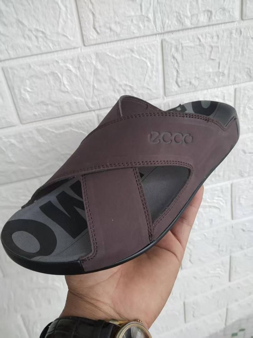 Men really have nice shoes 
Which frame would you choose??