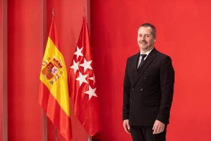 Hoy rezamos por Mariano de Paco Serrano
Nacido el 09/01/1972
<a href="/depacoserrano/">Mariano de Paco Serrano</a> es consejero de <a href="/popular/">Banco Popular</a> en Gobierno de Madrid
Consejero de Cultura, Turismo y Deporte
Licenciado en Derecho y Doctor en Literatura Española

#Estasemanarezamosx
#RezaPorUnPolitico