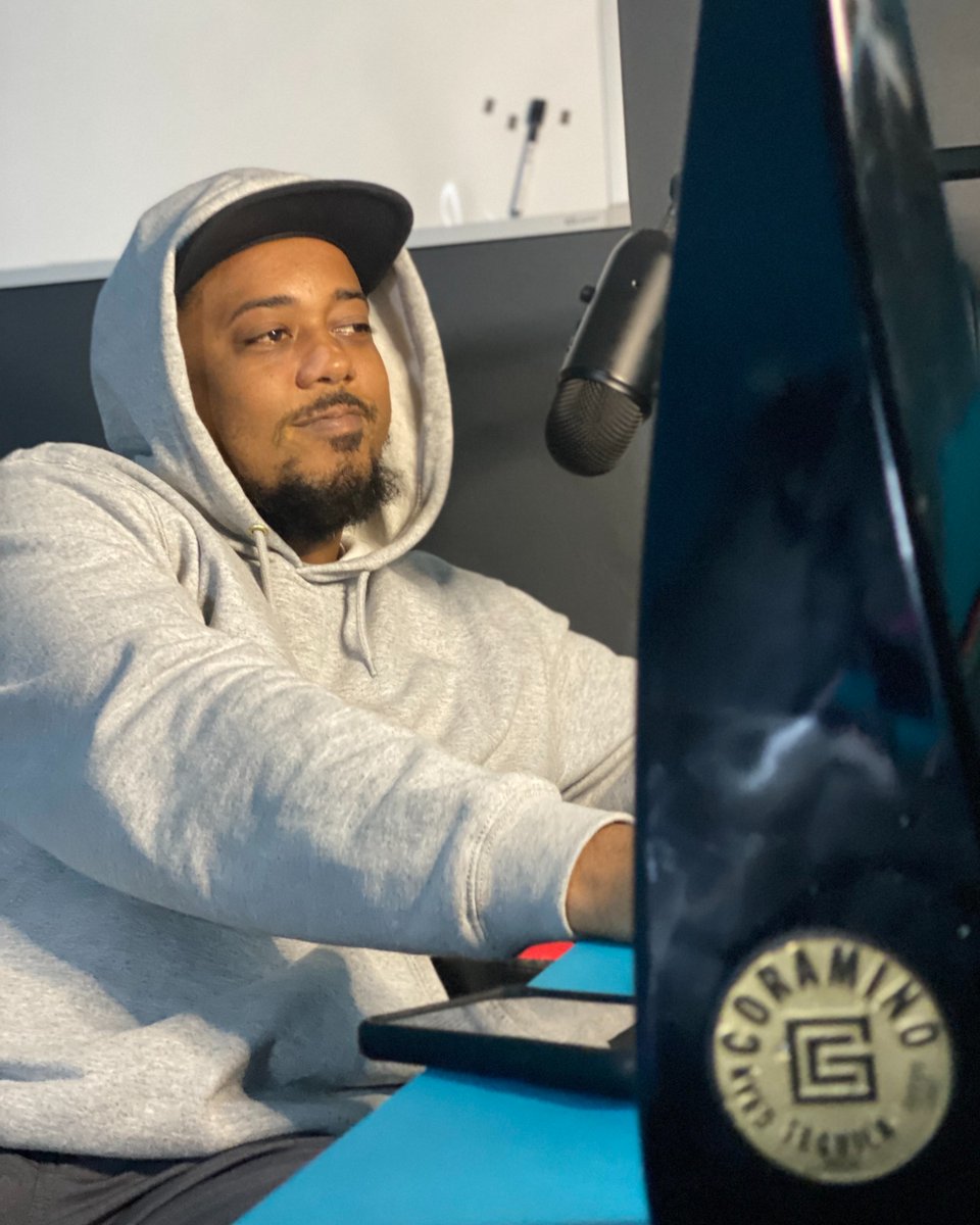 Behind the hoodie and mic is where the real work happens. 💻✨
🚀 Need a team that delivers? Let’s connect.