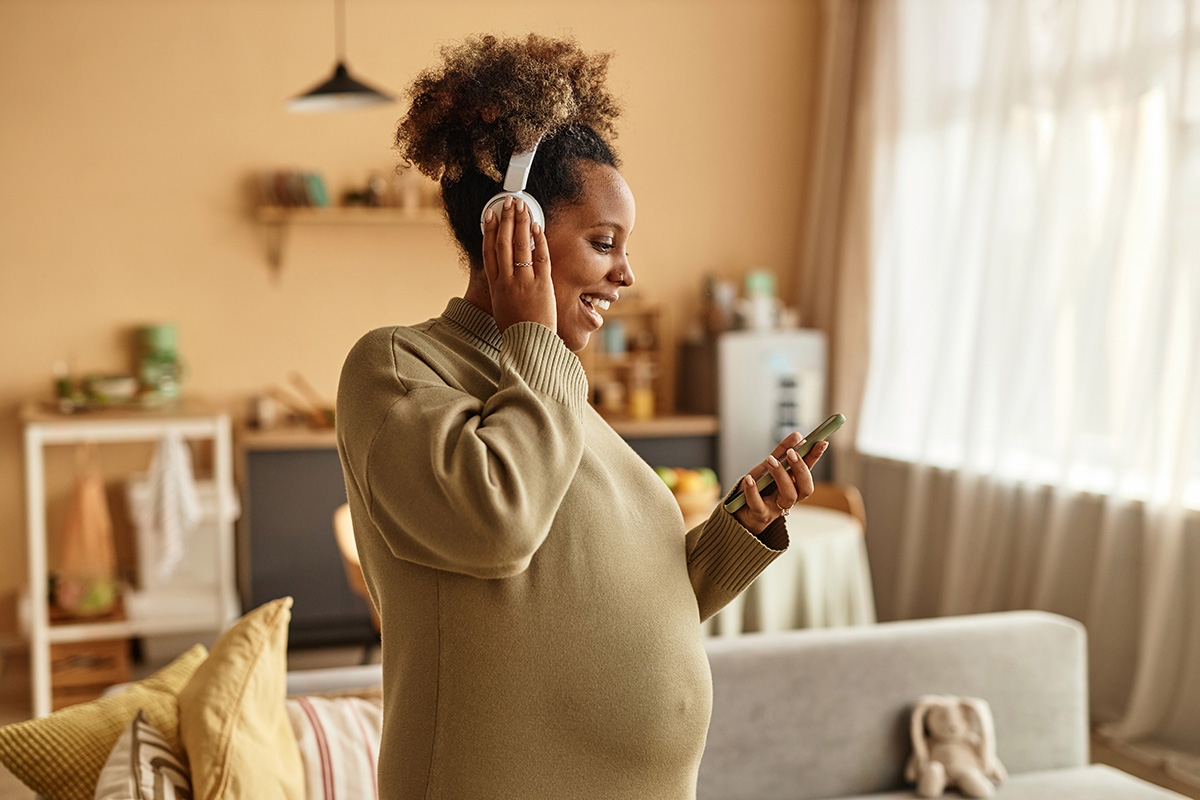 VAWomenVets's tweet photo. Are you a pregnant Veteran using VA maternity benefits? 

VA can connect you with a maternity care coordinator who will provide support throughout your pregnancy and the year after.

Periodic calls are a key benefit, providing you with personalized guidance, health check-ins, answers to your questions and timely resources. Your maternity care coordinator helps keep you on track.

Take advantage of their support!
https://t.co/egDwW4BfQj