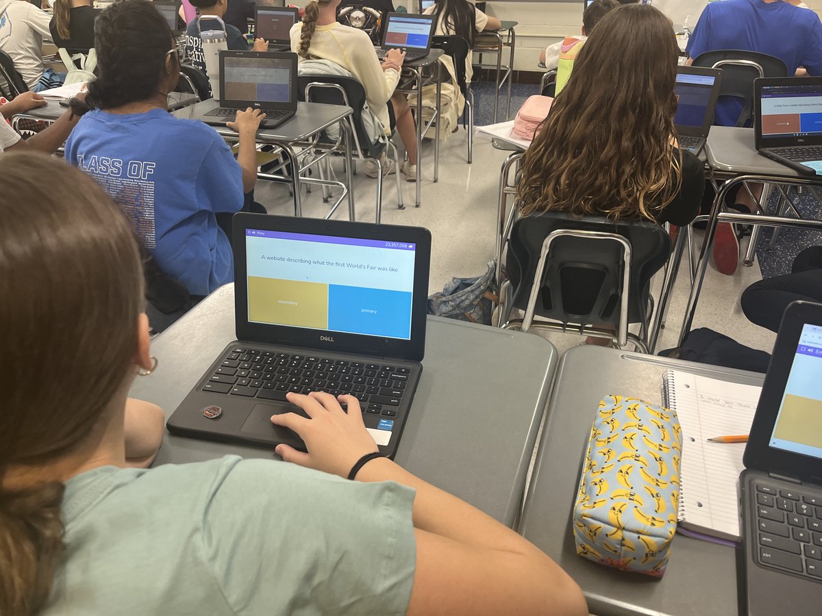 SpringfieldSD's tweet image. 7th grade students in Historical Literacy I reviewed primary and secondary sources.  This activity is an engaging example of the gamification of learning, a perfect fit for the middle school student.