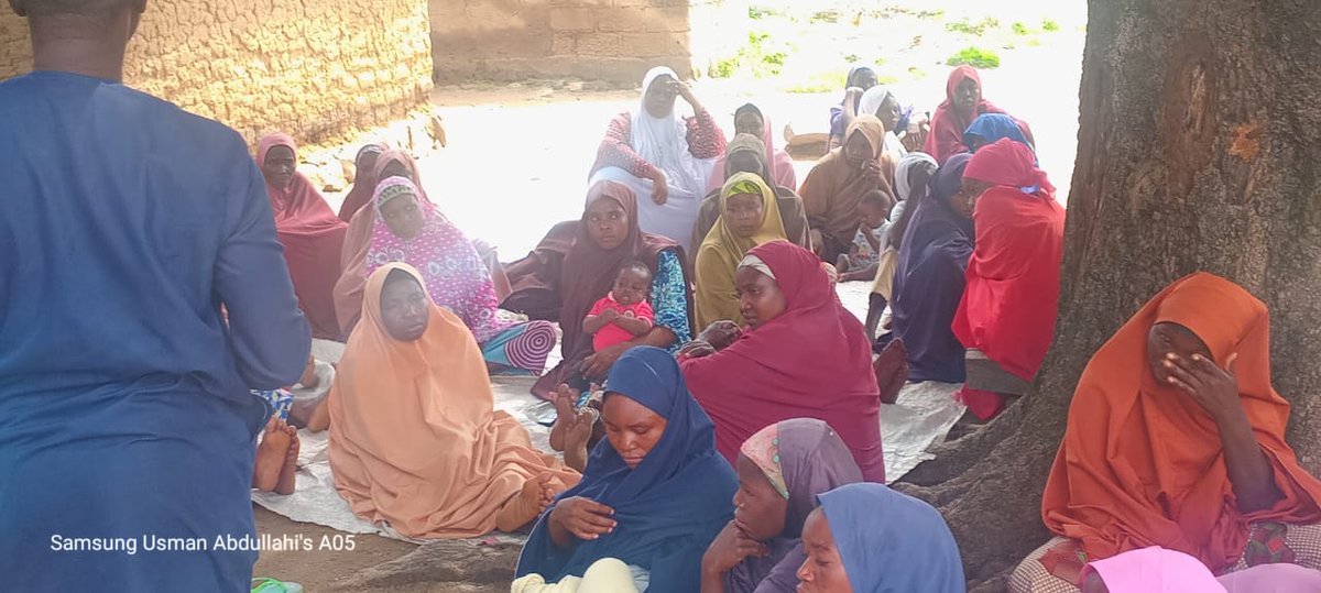 EsomchiF's tweet image. In Kogi Community (Dass LGA, Bauchi State), we trained farmers—mostly women—on good agronomic practices, nutrition &amp;amp; economic opportunities of #OFSP. Vines for planting &amp;amp; roots for households were shared. A step toward stronger nutrition &amp;amp; incomes!  #PropcomPlus