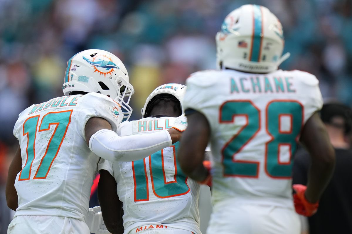 We are seeing some of the last games of Tyreek Hill in a Miami Dolphins uniform. I’m gonna appreciate it. The business is what it is. But I thank you Reek. From day 1 you gave us everything you had. You gave us memories we take with us always. We love you <a href="/cheetah/">Ty Hill</a> ✌🏽