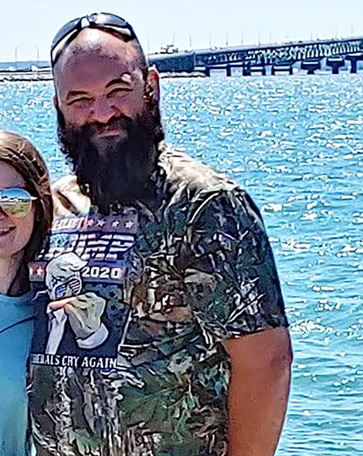 InfosFrancaises's tweet image. 🇺🇸 ÉTATS-UNIS : Quatre morts et 8 blessés, dont un enfant de six ans, dans une attaque contre une église mormone à Grand Blanc, dans le Michigan. 
Un homme a été abattu par la police après avoir foncé au pick-up sur l'église, ouvert le feu avec un fusil d'assaut et incendié…