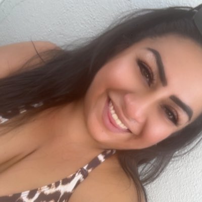 ClarissaJuarez5's tweet photo. #NewProfilePic https://t.co/kmrPkEmGio