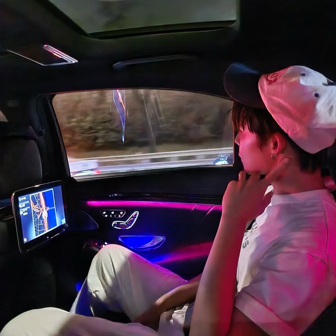 Gameplay_Ground's tweet image. [🐰IGs : gameplay.rb ] 

— Melted lights cover the open road

#GameplayRB