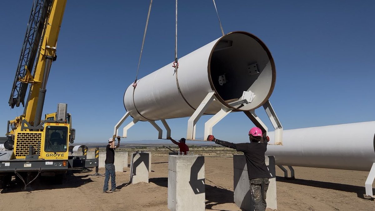 swisspod's tweet image. More tubes hopping on! World&apos;s largest #Hyperloop infrastructure taking shape fast! Progress never stops 🔥💪🇺🇸

@PuebloPlex