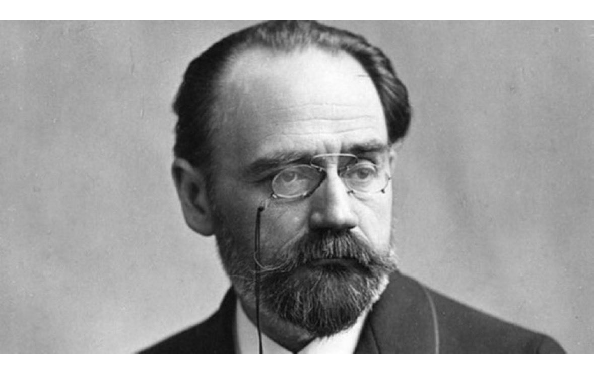 „Wir brauchen Bücher, immer mehr Bücher! Durch das Buch, nicht durch das Schwert, wird die Menschheit die Lüge und die Ungerechtigkeit besiegen, den endgültigen Bruderfrieden unter den Völkern erobern." Émile Zola
2. April 1840 - 29. September 1902