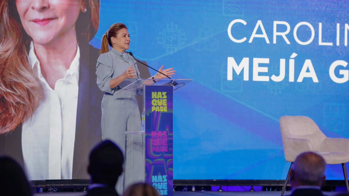 Fabriciogm13's tweet photo. Gracias a mi querida y admirada ⁦@CarolinaMejiaG⁩ por compartir su experiencia emprendedora e innovadora en materia de políticas públicas. #EmprendeLab2025.
#HazquePase  ⁦@MIC_RD⁩ @Promipyme_RD https://t.co/BZ16Bwvm22