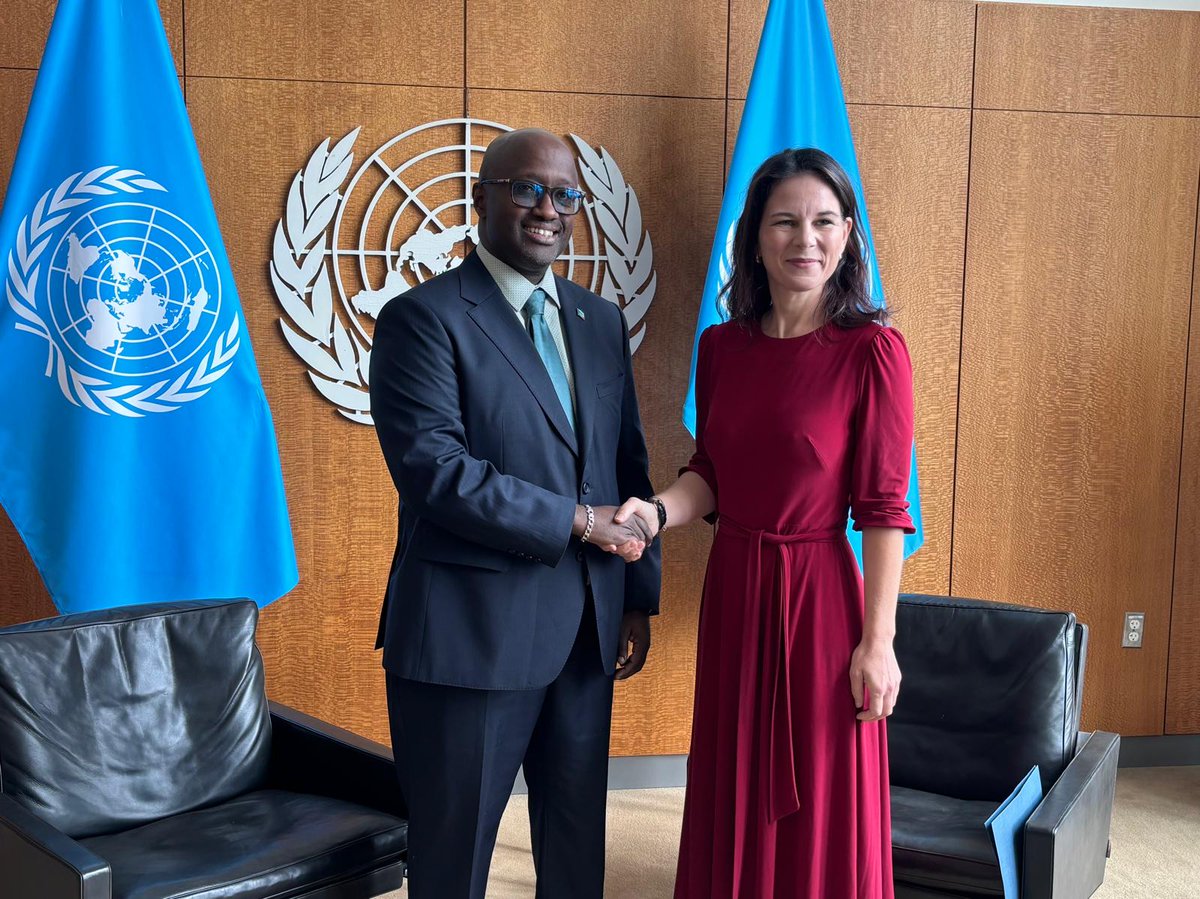 I met with H.E. Mr. Olivier Nduhungirehe, Minister for Foreign Affairs and International Cooperation of Rwanda. 

We discussed the peace agreement between the Democratic Republic of the Congo and Rwanda, the situation in the eastern Democratic Republic of the Congo, and the #UN80