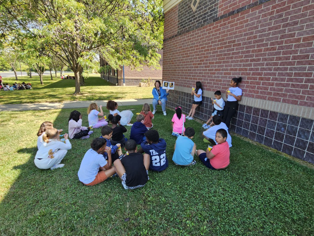 Read with a Hero Day <a href="/DELC_Gold/">Gold Academy</a> <a href="/MSDDecatur/">MSD Decatur</a>