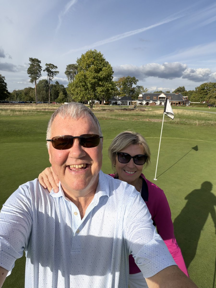 Another blue (sky) day playing where it all began for @JusinRose99 with Mrs T - course record still in tact