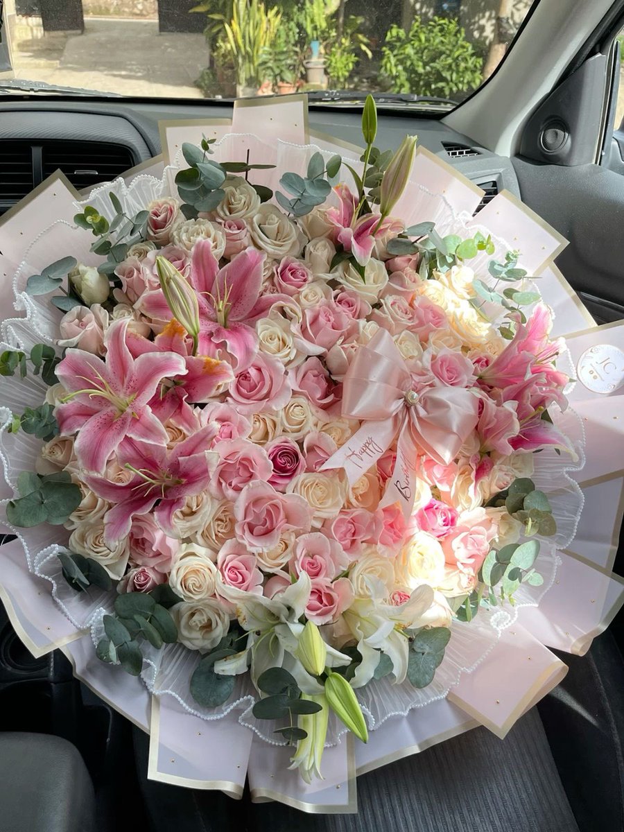 i3Moment's tweet image. Pretty flowers bouquet
