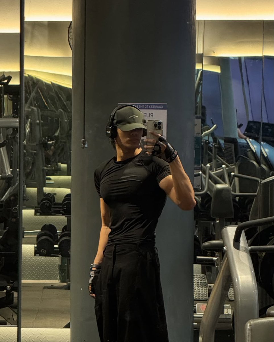 wilsonarchive_'s tweet photo. [🖼️] #Wilson_Snaps 

"physique update"

🖇️: newid_wilson IG post 

#NEWID_WILSON #WILSON
#New_ID @official_newID https://t.co/HZ65mF8bst