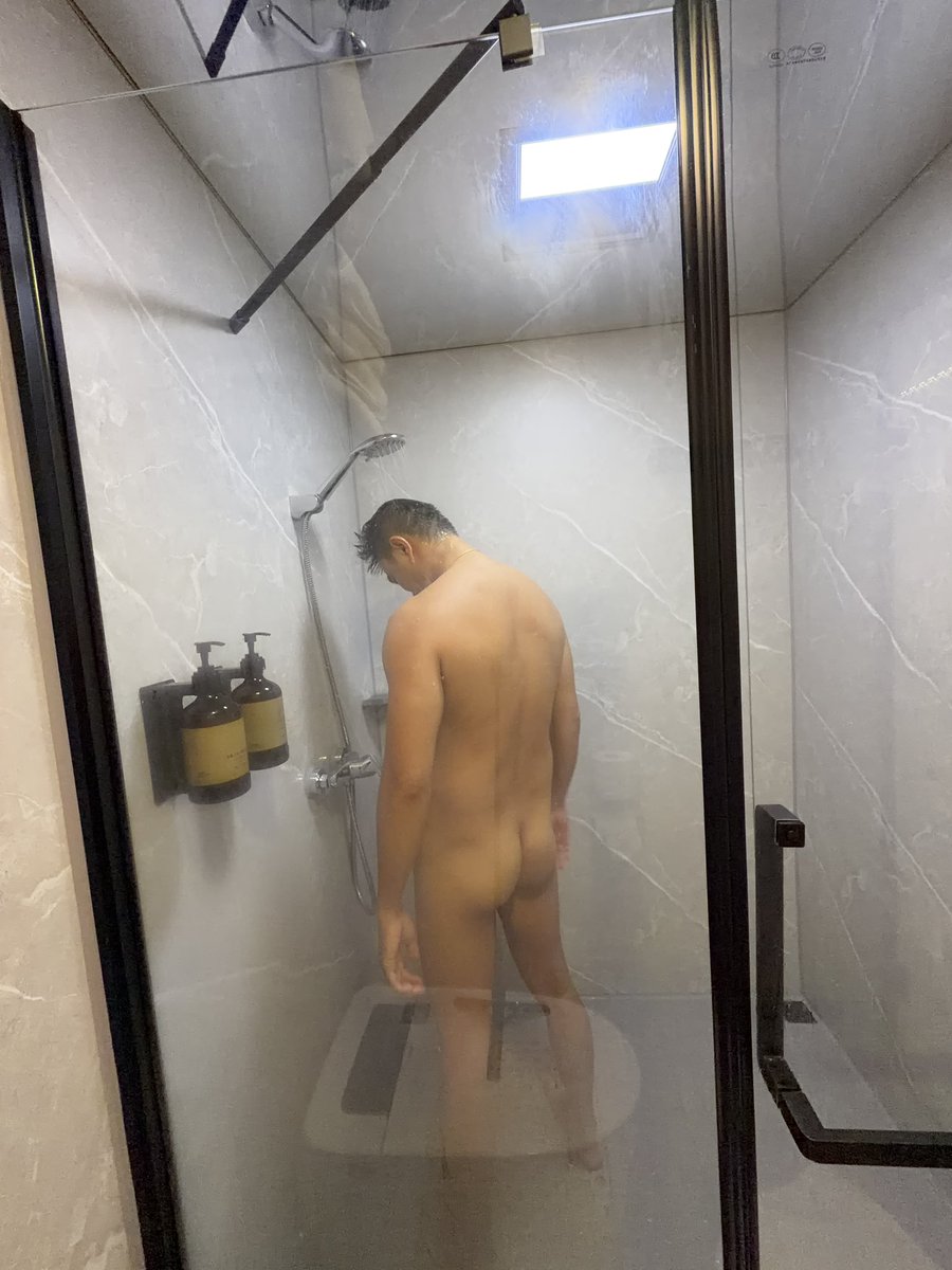 感覺很久沒拍背面照了