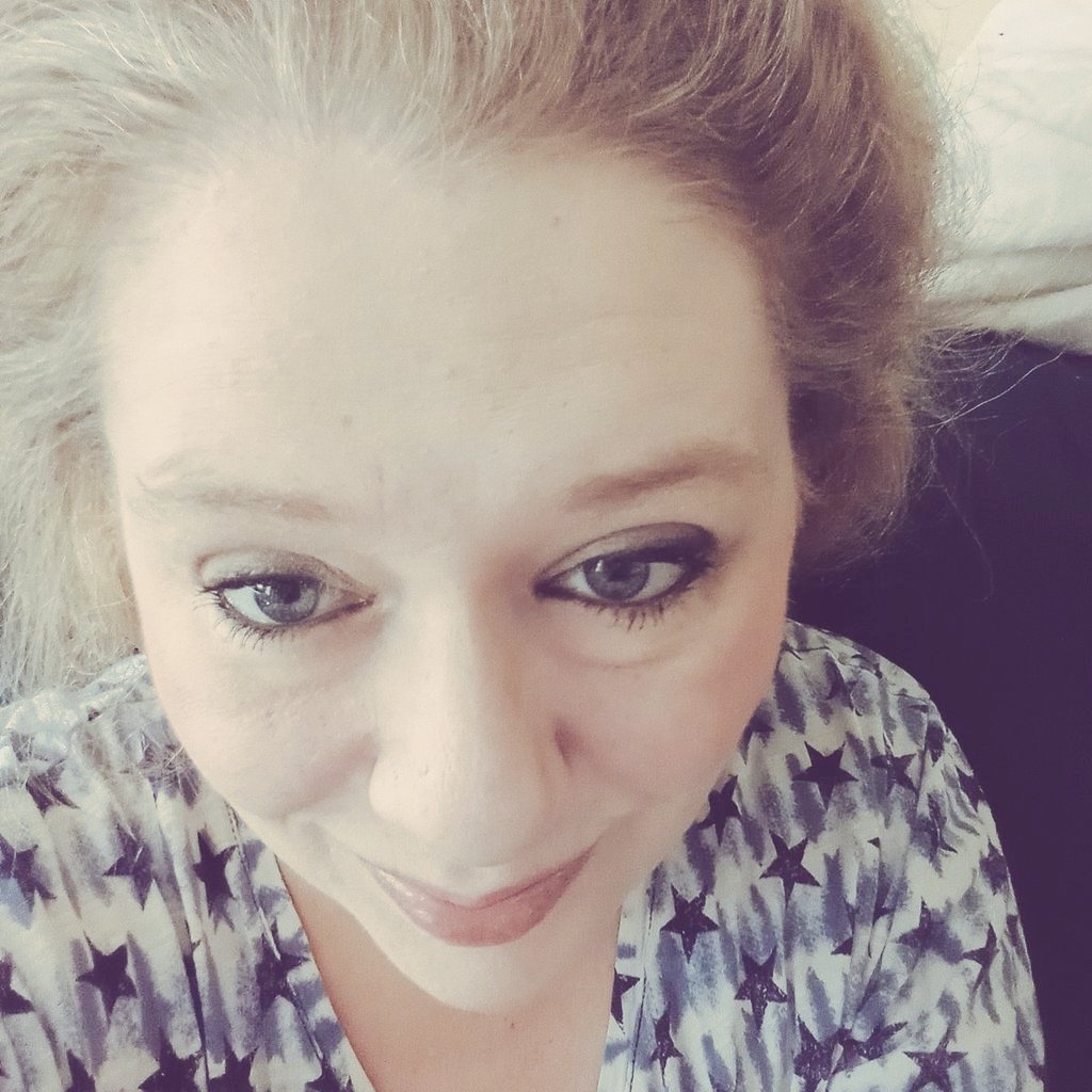 Krypticangelx's tweet photo. This is a recent #selfie of me, my hair is long now ,#pic ,I am in my thirties now and I am having a lot of fun

#follow I love #metal

Now listening to @megadeth the scorpion , 

speaking of #scorpions ,thirty seven coming up #October 30th #devil #halloween #metallica @metallica https://t.co/7QAbklIQfV