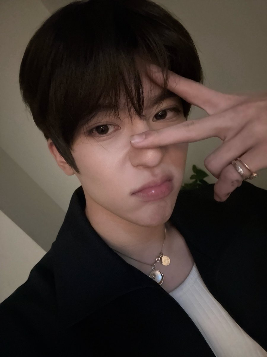 [250929] 🌷📸 21:59 KST