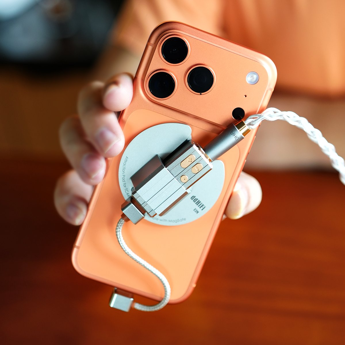 ddhifi_com's tweet image. 【New Arrival】ddHiFi TC44Pro E3 Magnetic Attraction Pad E3M, Compatible with MagSafe

Use with TC03SL Cable

Connect the angled plug of the TC03SL to your phone and the straight plug to the E3 for a clean and streamlined setup.

​#ddHiFi​ ​​#E3M​ ​#MagSafeCompatible​ #CleanSetup