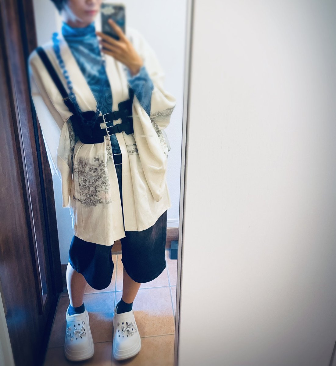 TAMA89685714's tweet photo. 入院前にNarumi Kawaseさんの個展へ

以前ライブペイントで夢を喰うバクを
描いて頂いた時からとても好きです💭💙

今回にもバクのような作品が👀💭
帰郷した姿に勲章があるのを見て
境遇と重なり頑張ったねと言われたようで心は泣いていました

直接お会い出来ませんでしたが
これからも応援してます https://t.co/N6kQylhL1h