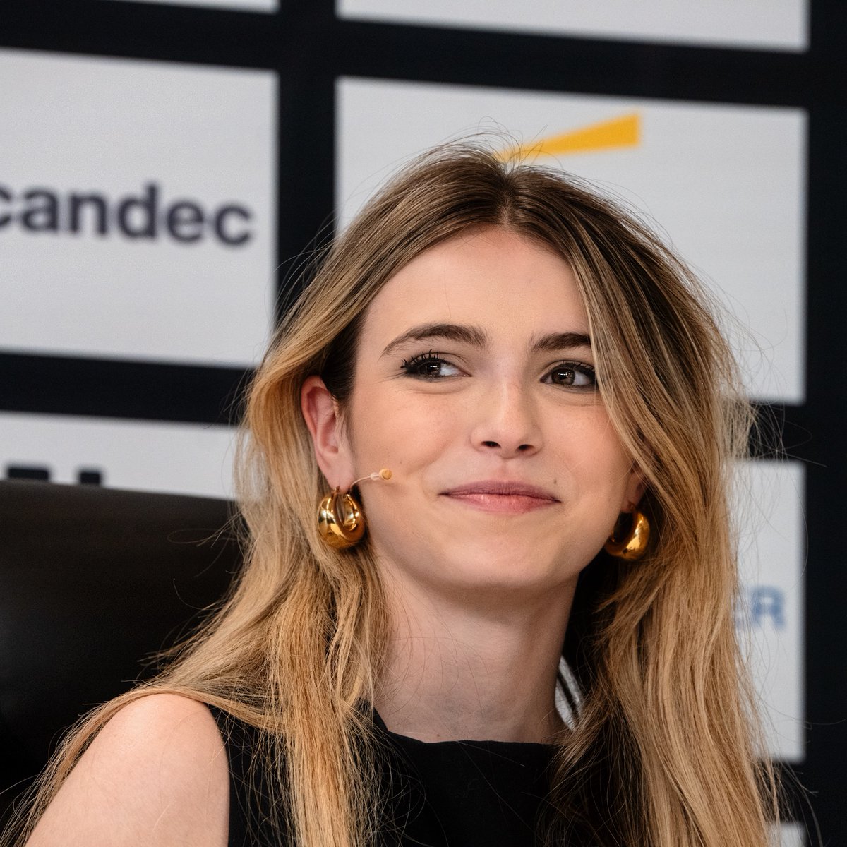 chessable's tweet image. the happiest of mondays to @AnnaCramling, GM @PiaCramling and the whole chess world