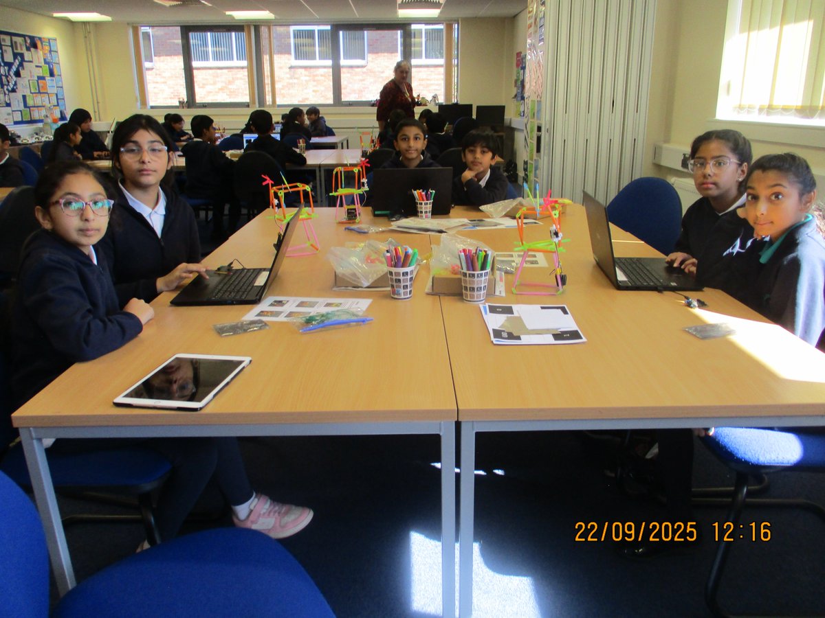 'Bit' of a do! Huge thanks to <a href="/BoltonSICT/">Bolton Schools ICT</a> for treating Y6 to a cracking day - coding, engineering and creating  art.