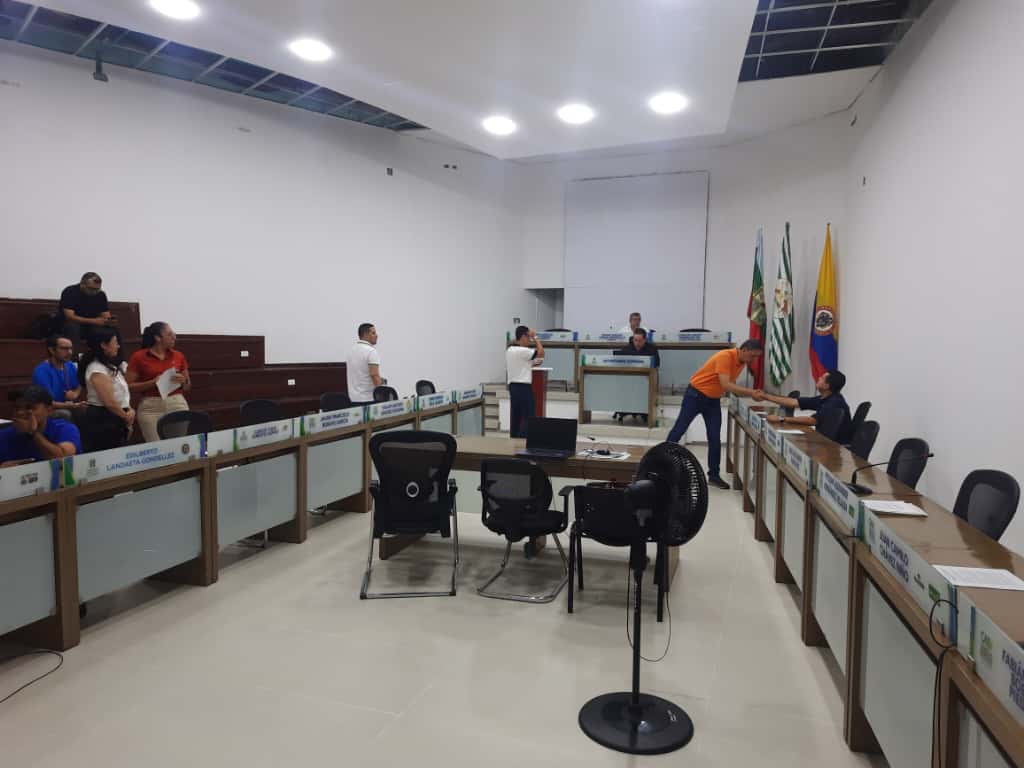 📢 INICIAMOS SESIÓN EXTRAORDINARIA | Lunes 29 de septiembre.
El Concejo de Villavicencio debatirá el Proyecto de Acuerdo No. 047 de 2025, sobre la Modificación del Presupuesto Municipal 2025. Siga la transmisión EN VIVO: youtube.com/live/ElRYSPFrZ… #ConcejoVillavicencio