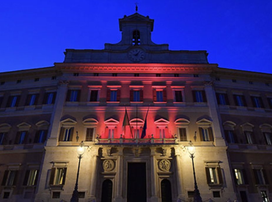AGRAPRESS's tweet photo. La Camera aderisce alla 'Giornata Mondiale del Cuore 2025'. Dalle h 19.30 di questa sera all'una di martedì 30, la facciata di Montecitorio viene illuminata dal colore rosso, simbolo dell’iniziativa, con proiezione della scritta 'Giornata Mondiale del Cuore'.
@Montecitorio https://t.co/MmXYDKXx83