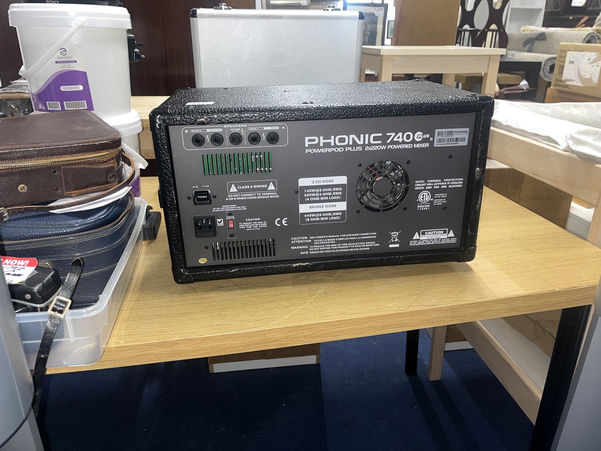 kane_auctions's tweet photo. Old school Wi-fi Mixing Magic!!! Phonic 7400 Plus Powerpod Plus 2 x 220 W powered mixer https://t.co/Crb9uHA2bM
