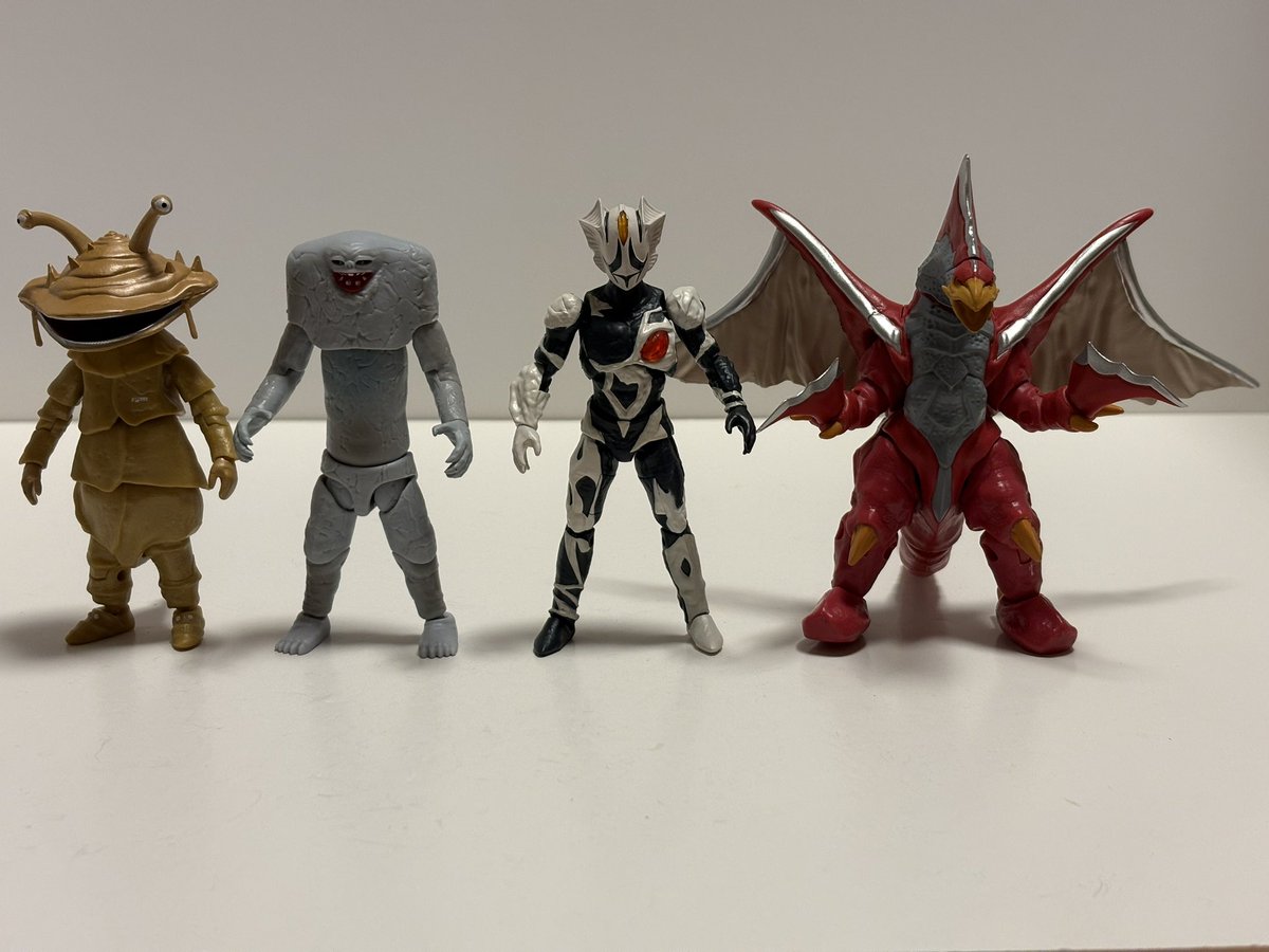 夜遊びカネゴン　夜遊びゴジラ　ウルトラマン（Aタイプ）３点セット ベリアルカネゴン・ジョーカー超コッヴ「サマーゼットン vs