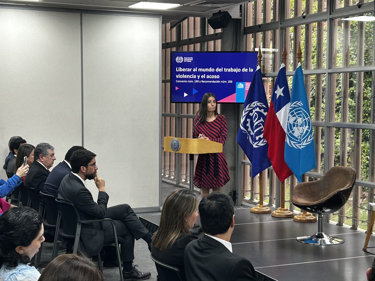 La actividad se realiza en la sede de la <a href="/OITconosur/">OIT ConoSur</a>, es moderada por Patricia Roa, oficial de Programación de esta organización, y cuenta con la presencia del ministro <a href="/MintrabChile/">Trabajo y Previsión Social</a>, Giorgio Boccardo, los subsecretarios de <a href="/SubsecTrabajo/">Subsecretaría del Trabajo</a> Pablo Chacón, y de <a href="/previsionsocial/">Subsecretaría de Previsión Social</a>,