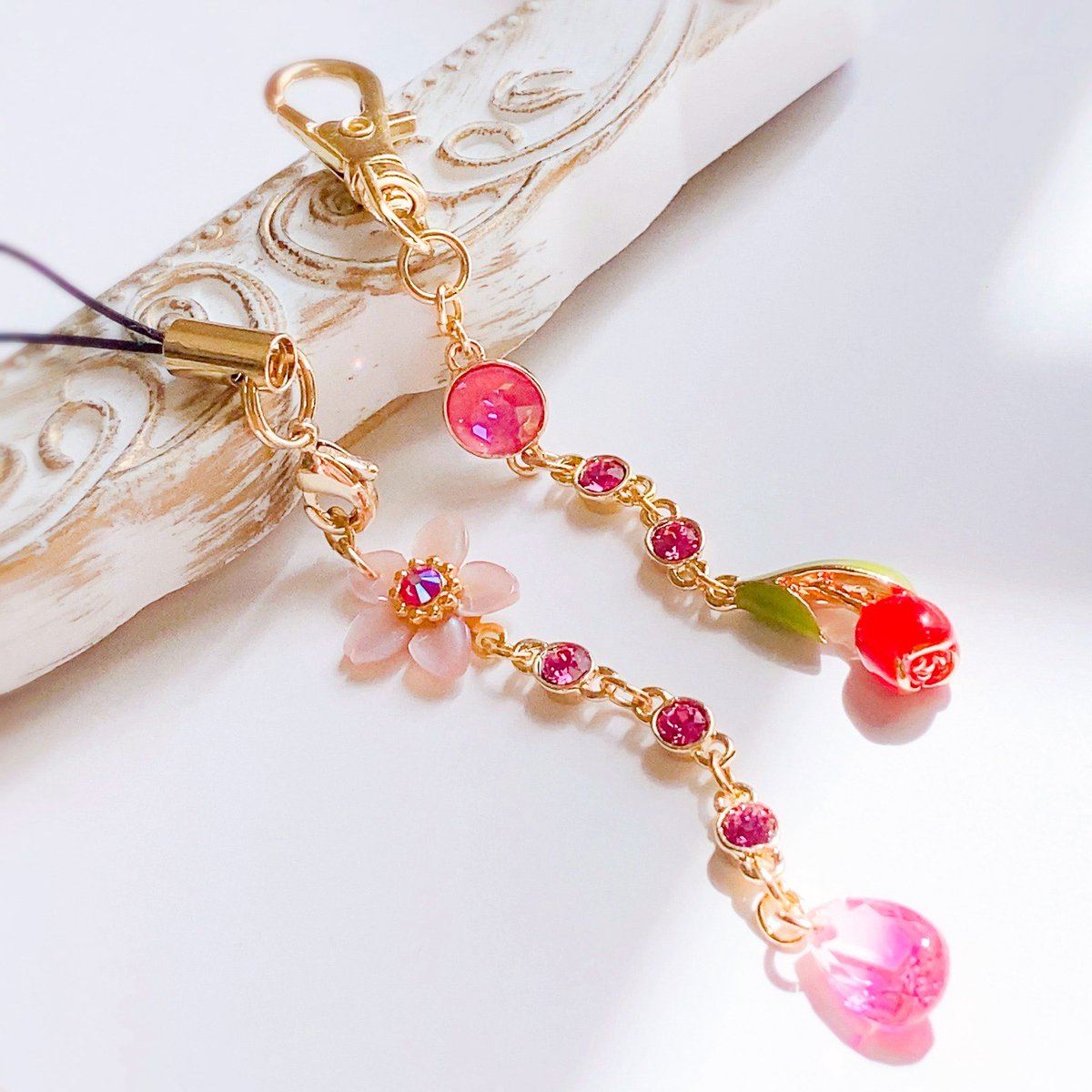 𓊆 イメージピアス🌸🌷発売.ᐟ.ᐟ 𓊇

piacetto様(<a href="/PiacettoCollabo/">piacetto💎コラボアクセサリー</a>)より、

花宮ミュウのイメージピアスが
発売になりました.ᐟ ✧︎*。

ピアス/イヤリングの他に
キーホルダーも選べて、
ご購入特典もいろいろあります.ᐟ

販売期間は【9/29-10/31】まで.ᐟ

この機会にぜひ、手に取ってください.ᐟ