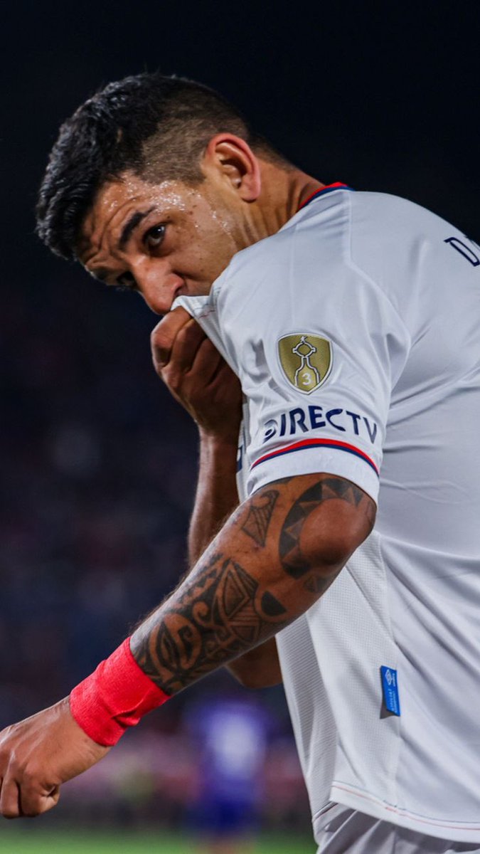 Jodanse, tenemos a capitán silencio.

Cuando tuvimos un capitán de verdad que iba para adelante con huevos no lo valoraron.