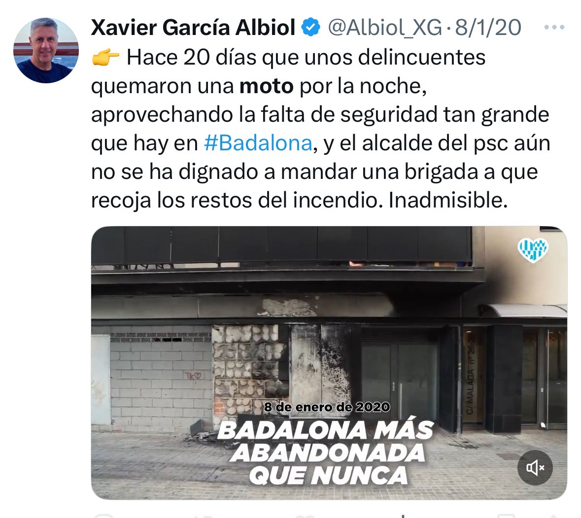 🤔 Curiós… l’any 2020 <a href="/Albiol_XG/">Xavier García Albiol</a> omplia Twitter per una moto cremada.

🔥 Avui: 7 cotxes, una moto i 2 locals calcinats.
📉 Resultat: silenci absolut.

Deu ser que quan governa ell, el foc ja no crema. 🔥🙃
#Badalona #Badalonisme
