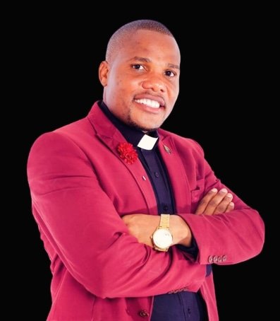 ‼️ BREAKING NEWS: ASKOFU MWANAMAPINDUZI ASHINDA KESI YA UCHOCHEZI ILIYOKUWA INAMKABILI ‼️

Leo, tarehe 29 Septemba 2025, Mahakama ya Hakimu Mkazi Mkoa wa Singida imemuachia huru Askofu Maximilian Machumu Kadutu (Mwanamapinduzi), Mwenyekiti wa CHADEMA Wilaya ya Itilima, Mkoa wa
