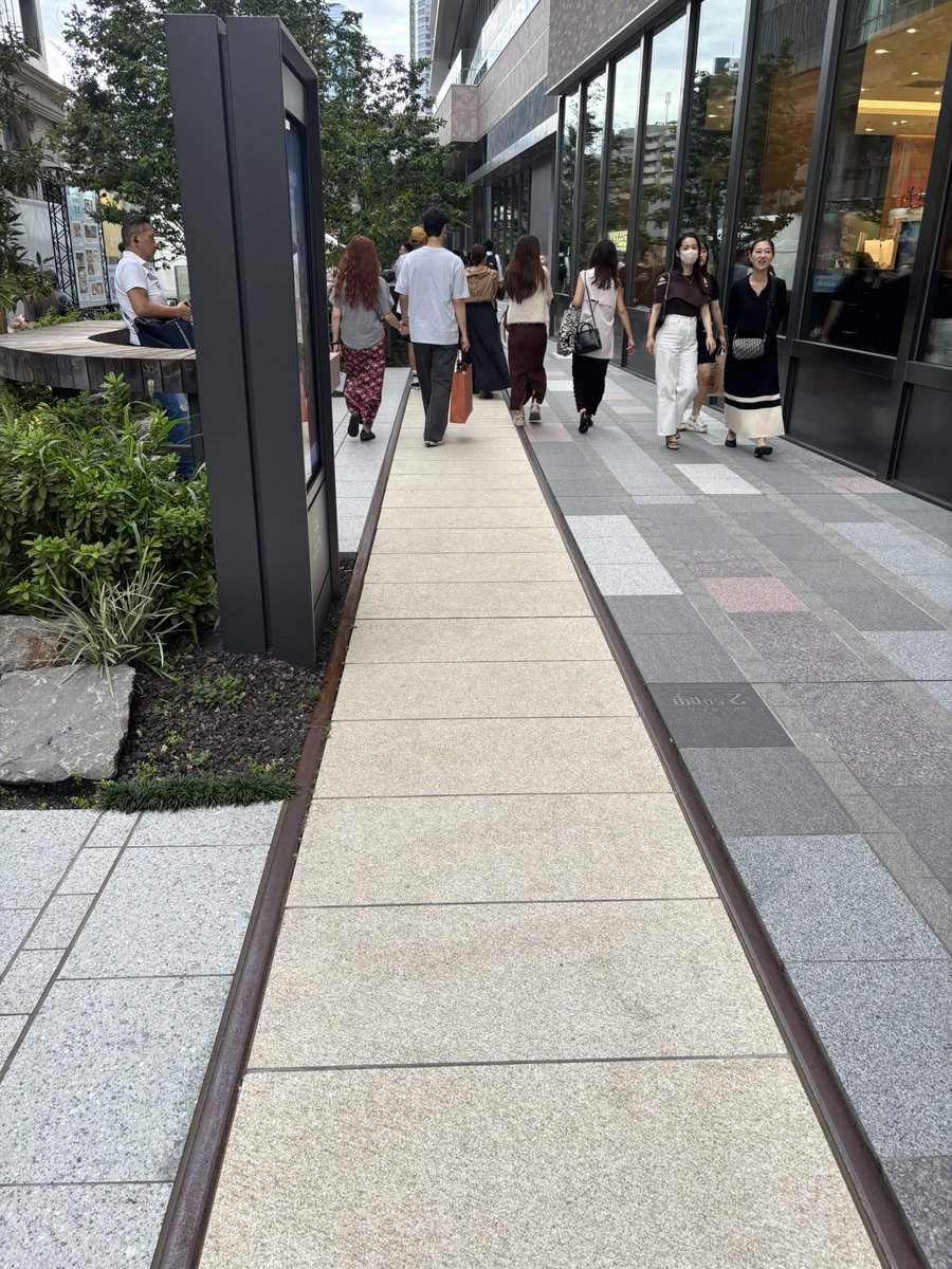 赤レンガに続く
高輪にも線路があった